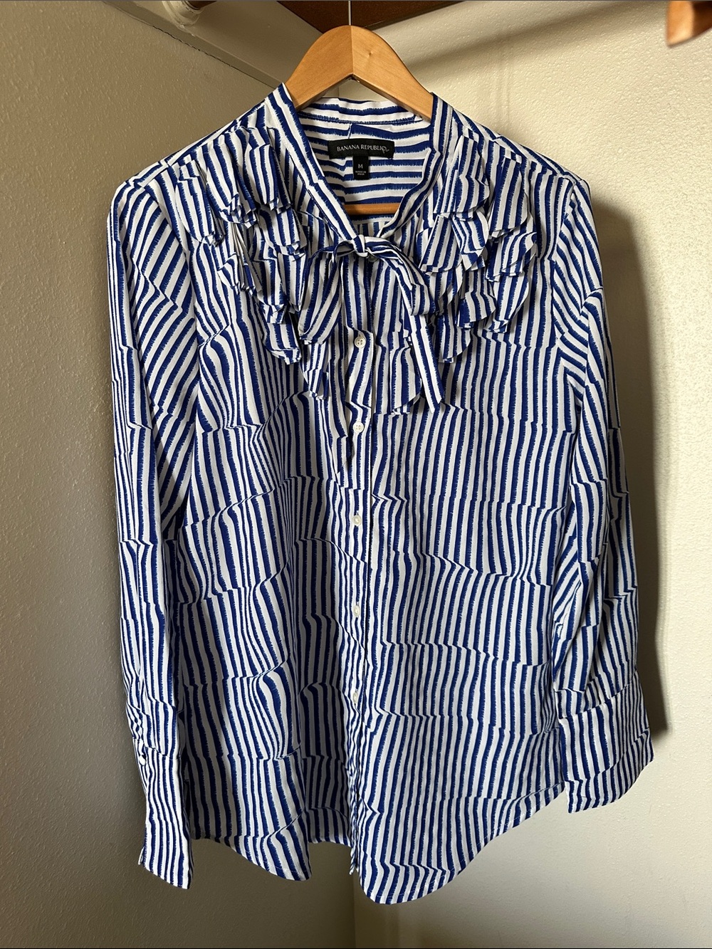 Banana Republic Elise Flutter Striped Blouse Royal Blue Tie Neck - Size M